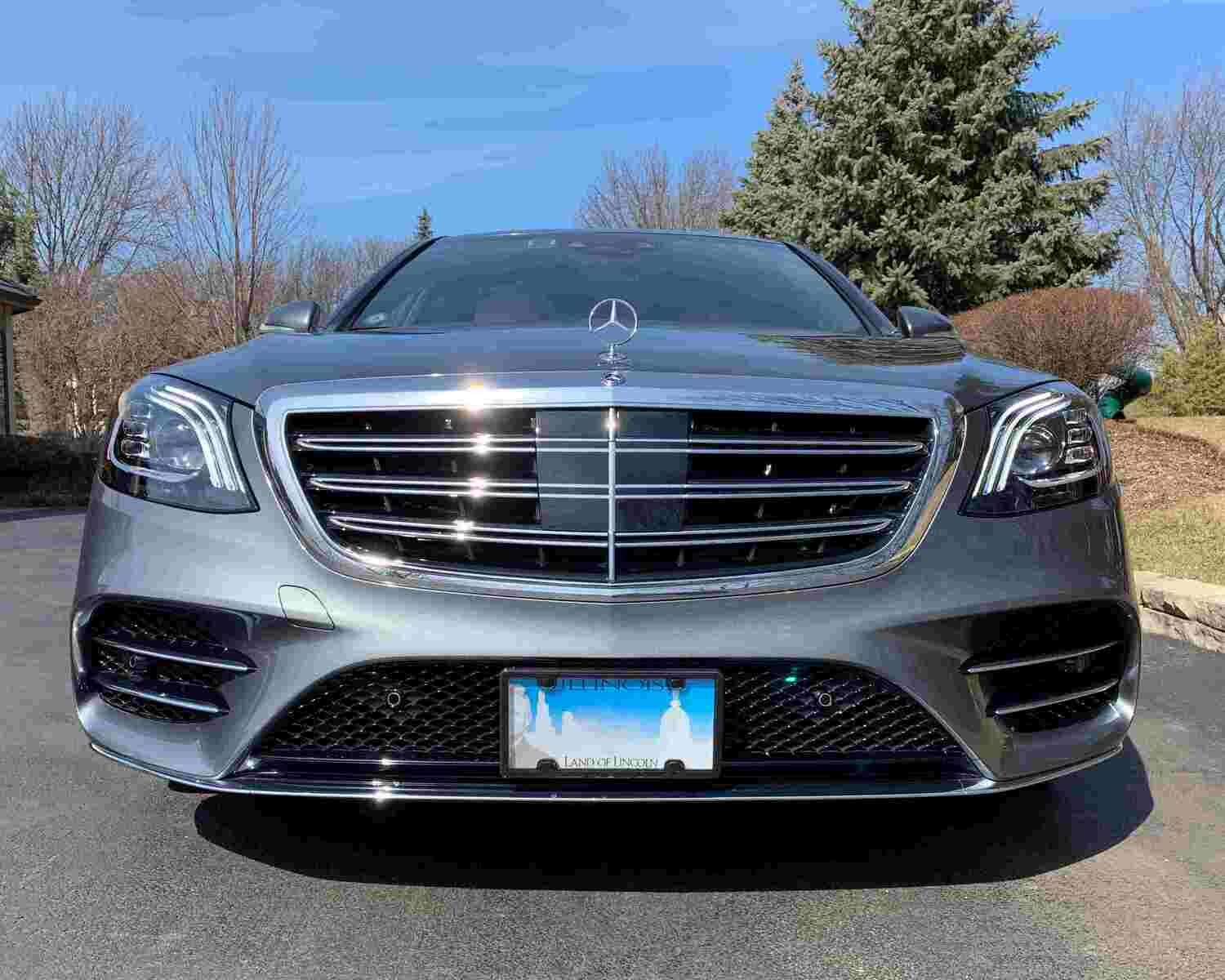 Sly Bracket for Mercedes S560 and S550 with mesh-style lower grille.