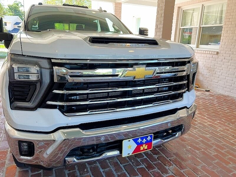 Sly Bracket for Chevy Silverado with horizontal slat lower grille.