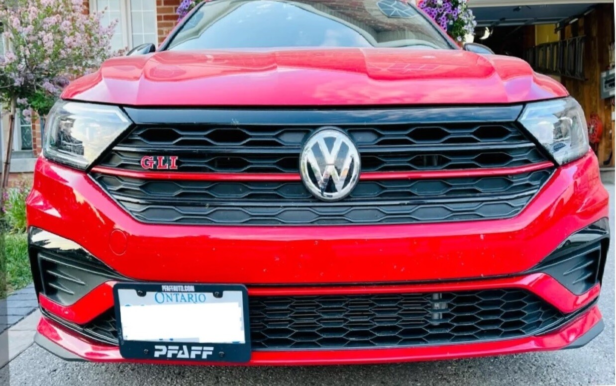 SLY BRACKET FOR VOLKSWAGEN JETTA WITH MESH STYLE LOWER GRILLE