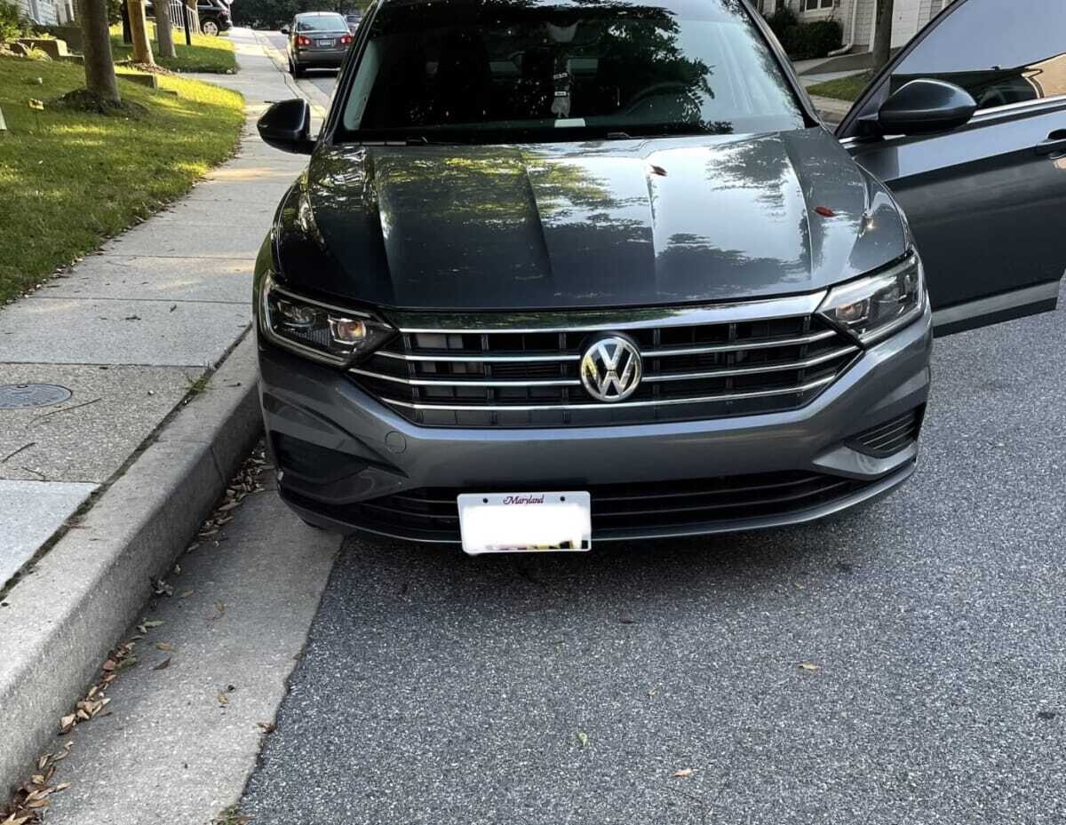 SLY BRACKET FITS VOLKSWAGEN JETTA WITH HORIZONTAL OR VERTICAL SLATS LOWER GRILLE