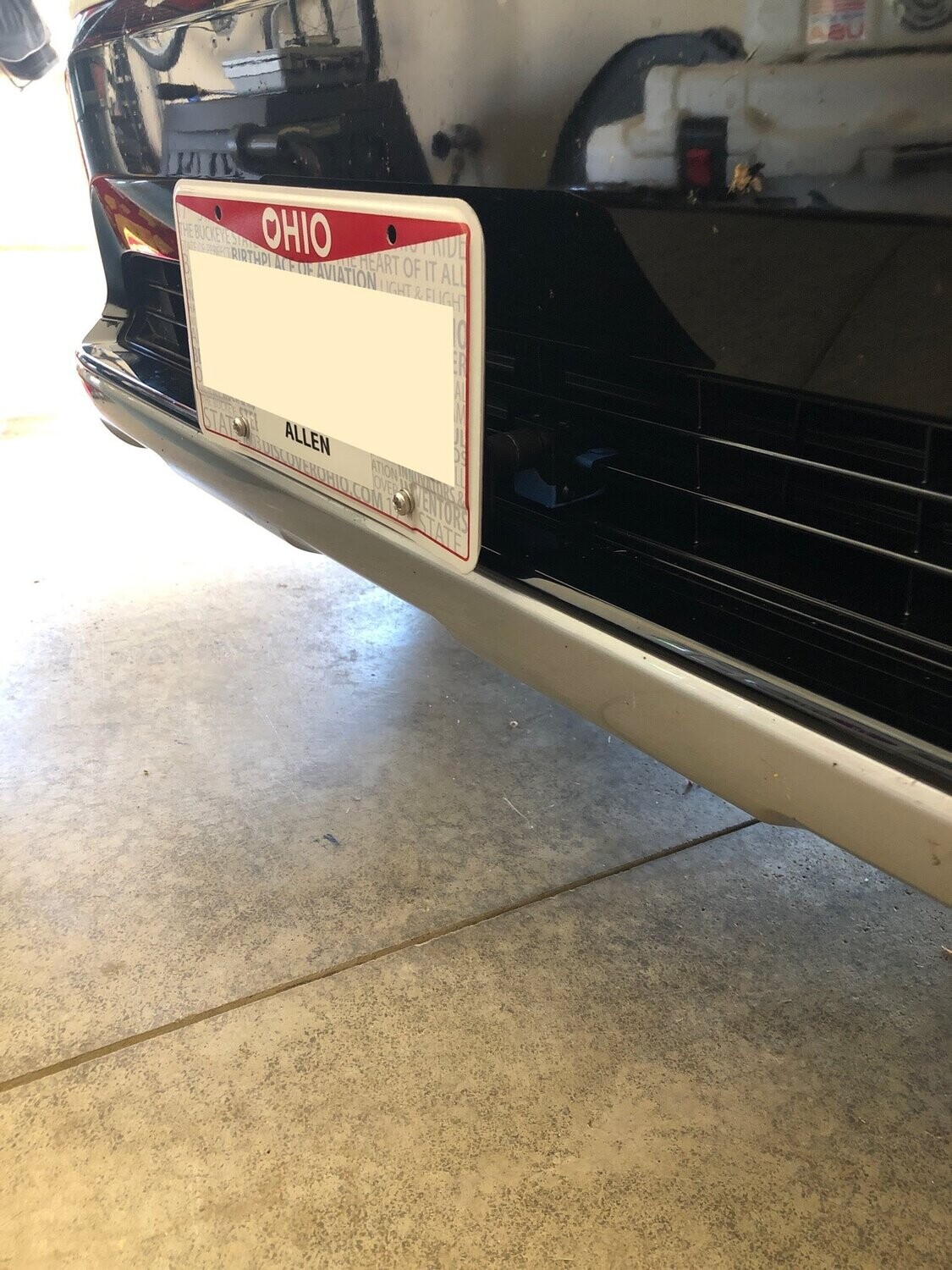 Sly Bracket fits Toyota RAV4 with horizontal slats lower grille.