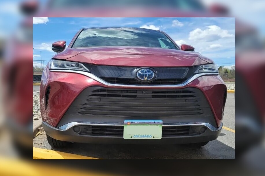 Sly Bracket fits Toyota 2021-2024 Venza with horizontal slats lower grille