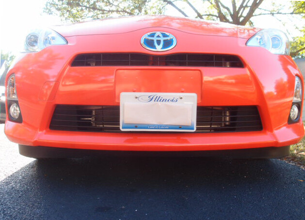Sly Bracket fits Toyota Prius with horizontal slats lower grille
