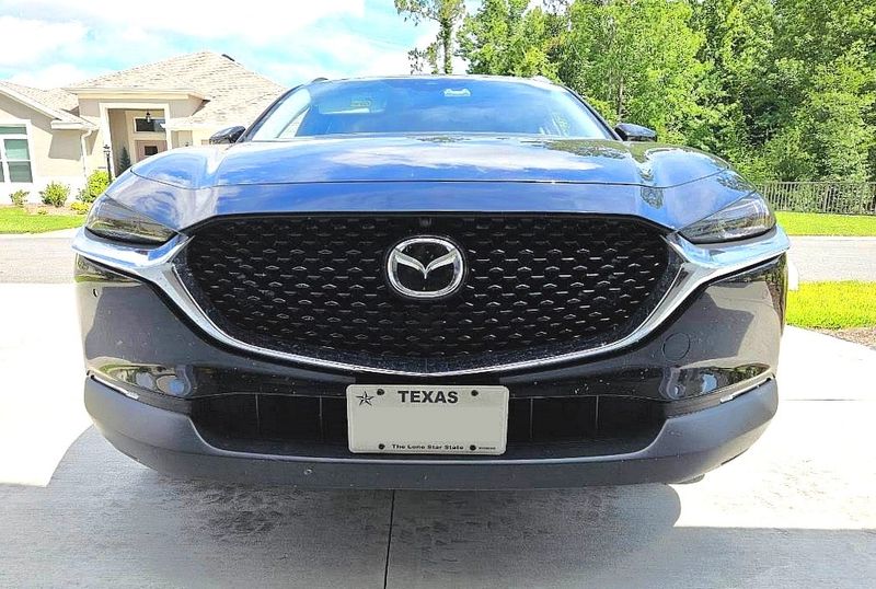 SLY BRACKET FITS MAZDA CX-30 WITH VERTICAL SLATS LOWER GRILLE