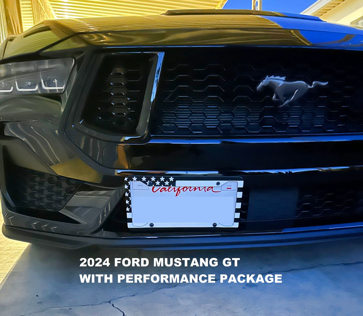 SLY BRACKET FOR FORD MUSTANG WITH MESH STYLE LOWER GRILLE