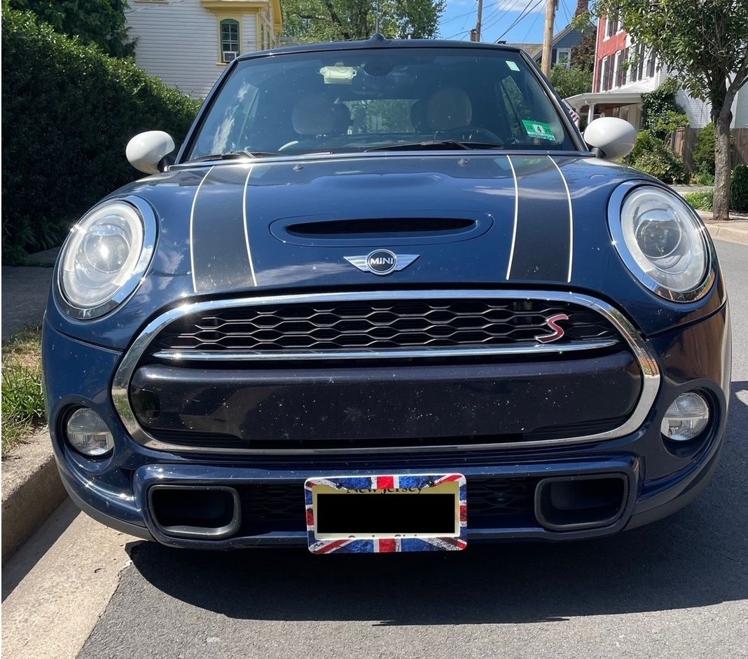 Sly Bracket fits Mini Cooper models with mesh-style lower grille.