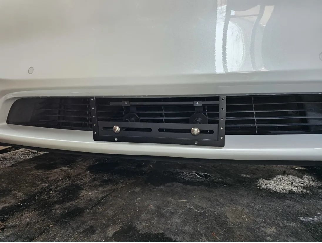Sly Bracket for Tesla Model Y with horizontal slats.