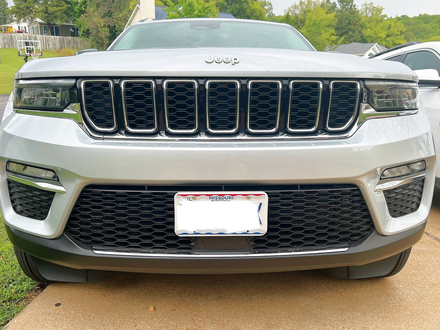 Sly Bracket for Jeep models with mesh-style lower grille.