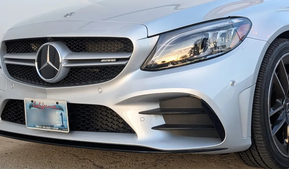 Sly Bracket fits Mercedes C43 with mesh-style lower grille.