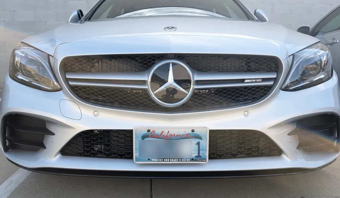 Sly Bracket fits Mercedes C43 with mesh-style lower grille.