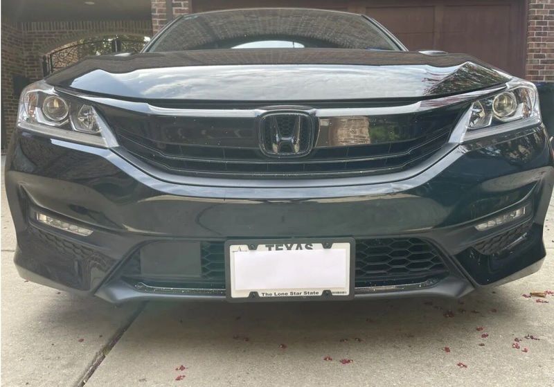 Sly Bracket for Honda Accord with mesh-style lower grille.