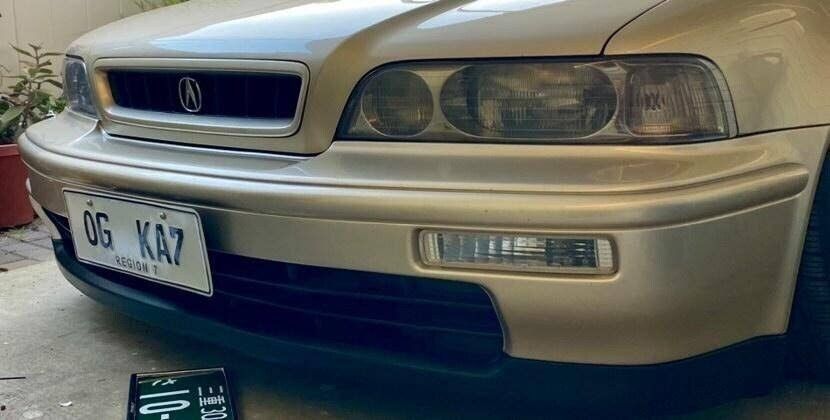 Sly Bracket for ACURA models with Horizontal Slats Lower Grille