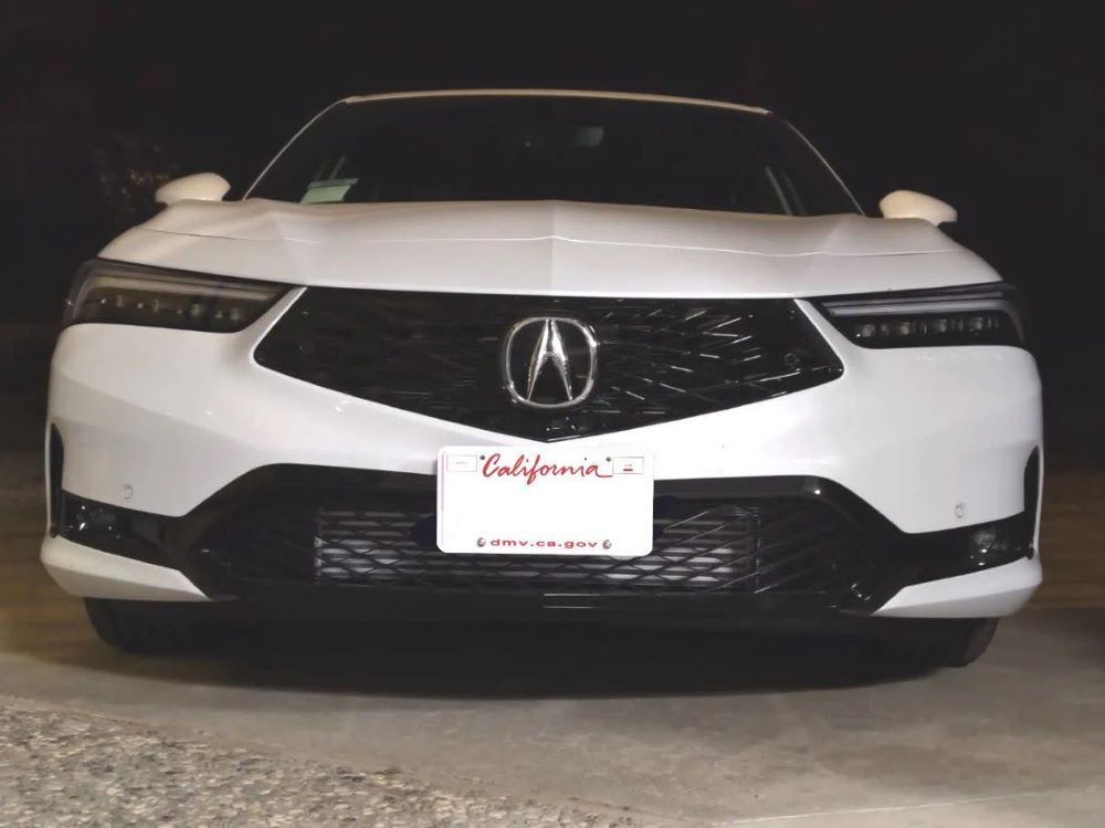 Sly Bracket for Acura Integra with a mesh-style lower grille.