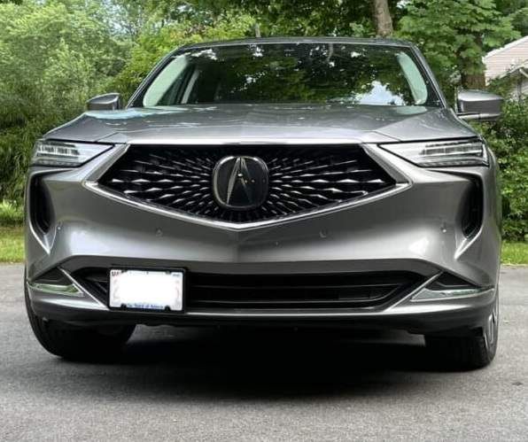 Sly Bracket for Acura MDX with horizontal slats lower grille.