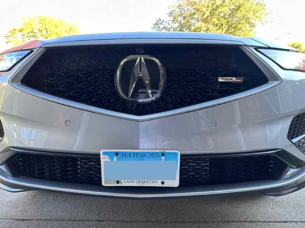 Sly Bracket for Acura MDX featuring a mesh-style lower grille.