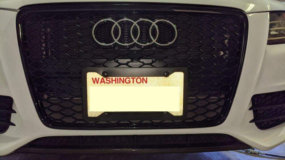 Sly Bracket for Audi featuring a mesh-style lower grille.