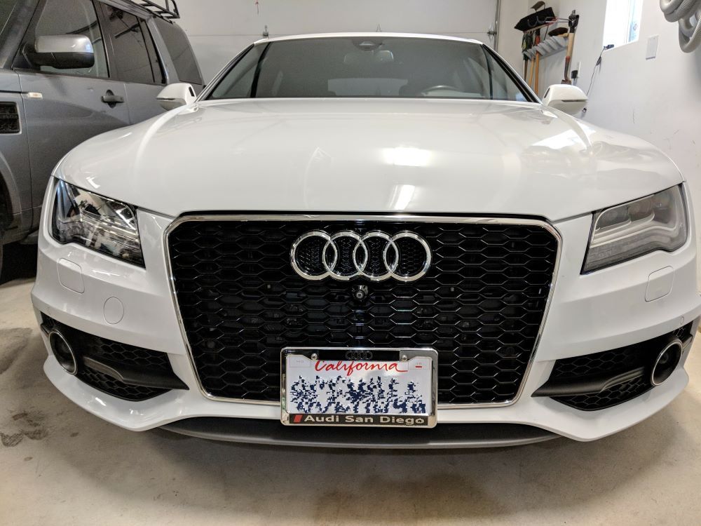 Sly Bracket for Audi featuring a mesh-style lower grille.