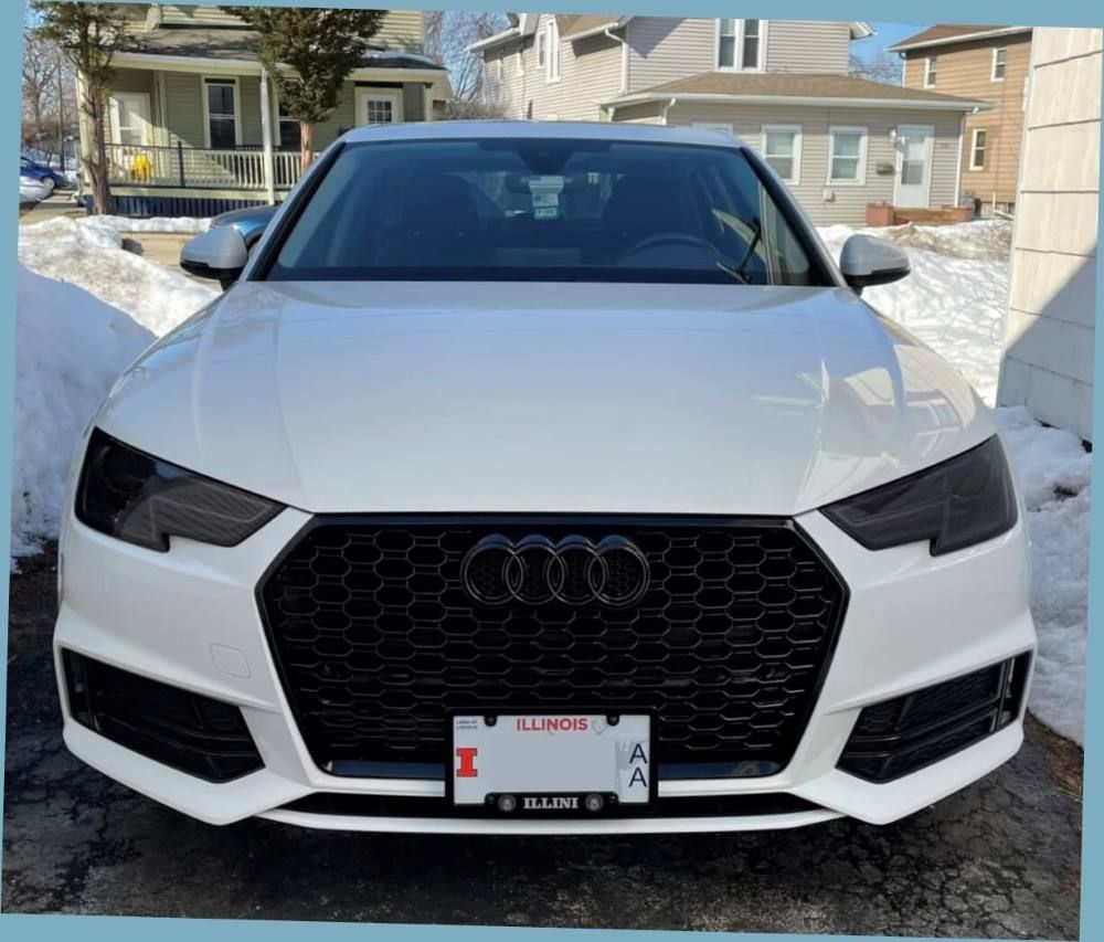 Sly Bracket for Audi featuring a mesh-style lower grille.