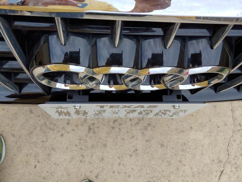 Sly Bracket for Audi Q5/SQ5 featuring with Horizontal or Vertical slats Lower Grille