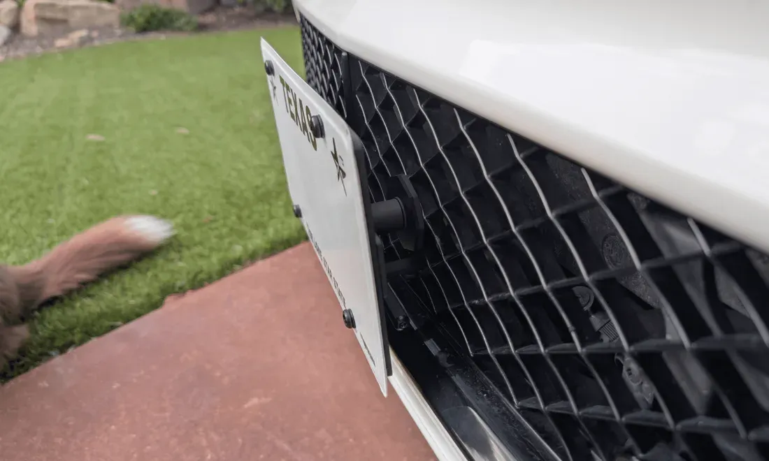 Sly Bracket for Bentley Bentayga, Continental Flying Spur, and GTC, with mesh-style lower grille.