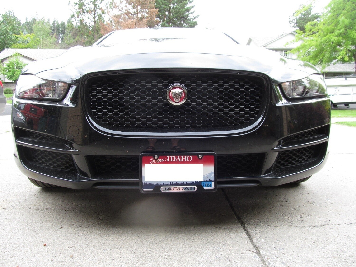 Sly Bracket for Jaguar models with mesh-style lower grille.