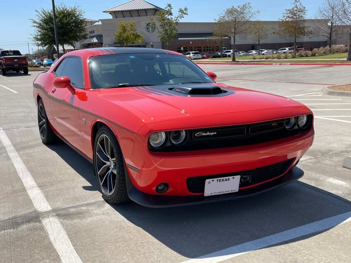 Sly Bracket for Dodge Challenger with mesh-style lower grille.