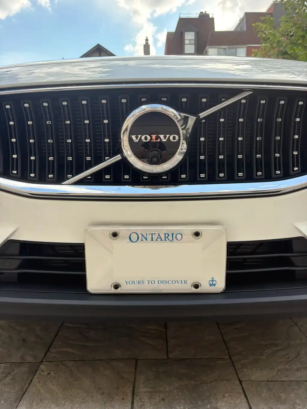 Sly Bracket fits Volvo V60 with horizontal slats lower grille