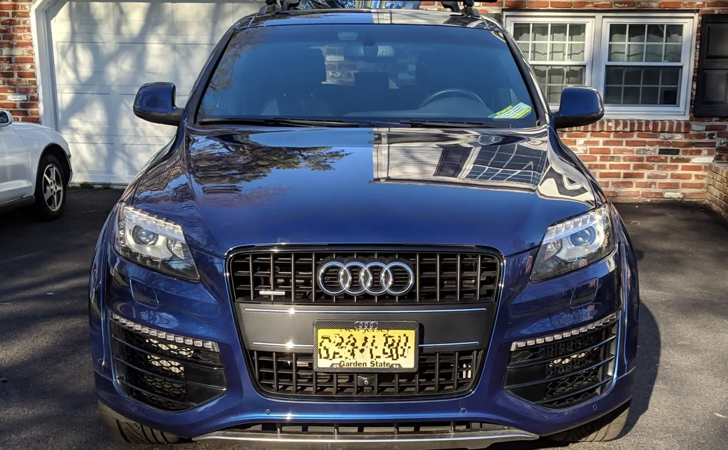 True no-drill license plate bracket for AUDI Q7 SQ7 no holes grille mount holder relocator