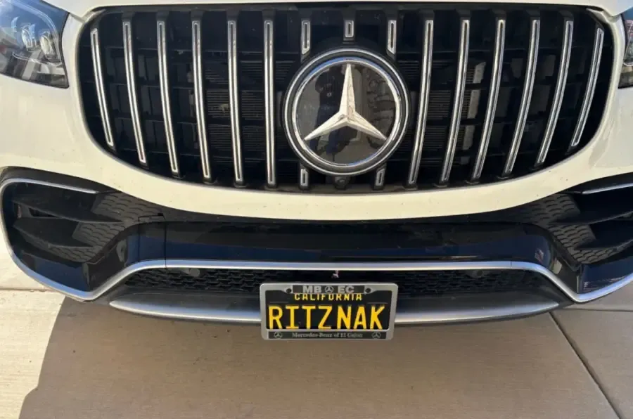 Sly Bracket for Mercedes GLS 580, GLS 450, and GLS 63 with mesh-style lower grille.