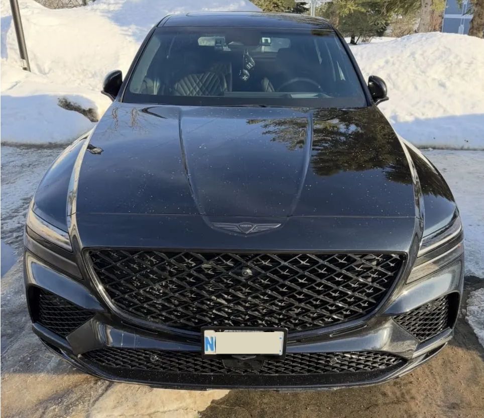 Sly Bracket for Genesis GV80 with mesh-style upper or lower grille.