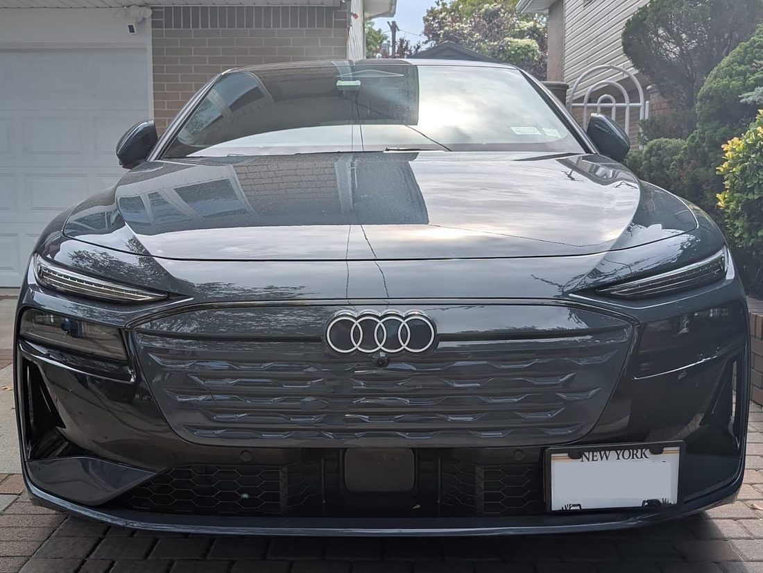 Sly Bracket for 2025 Audi S6 A6 E-TRON featuring a mesh-style lower grille.