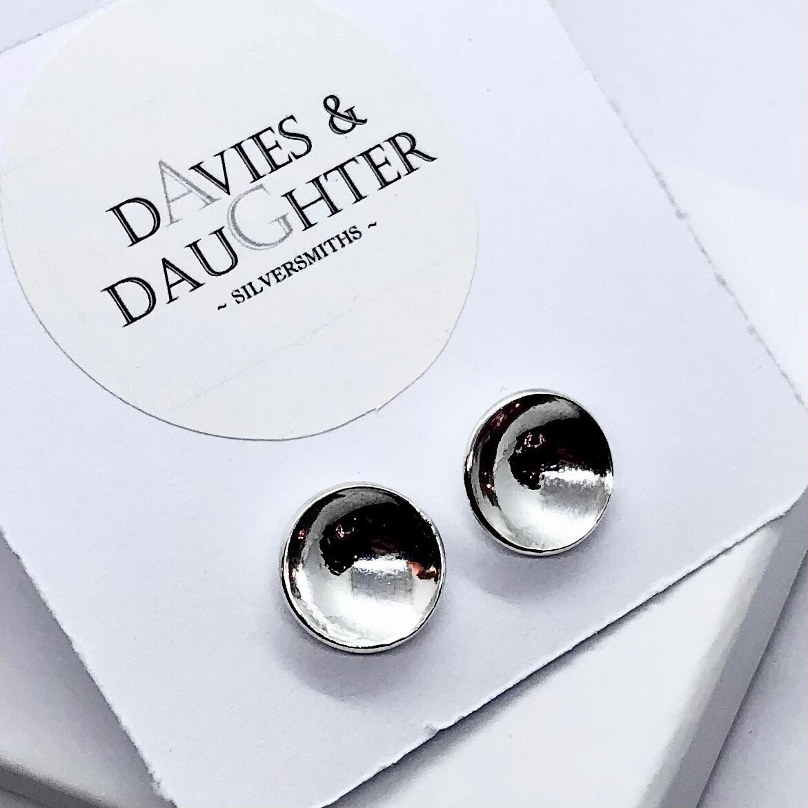 Medium Dish Stud Earrings