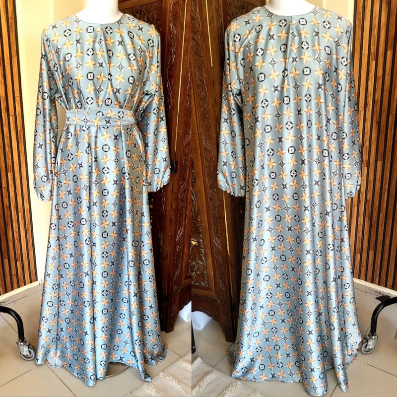 Lola Abaya