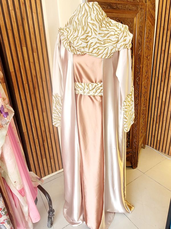 Suhaila Robe