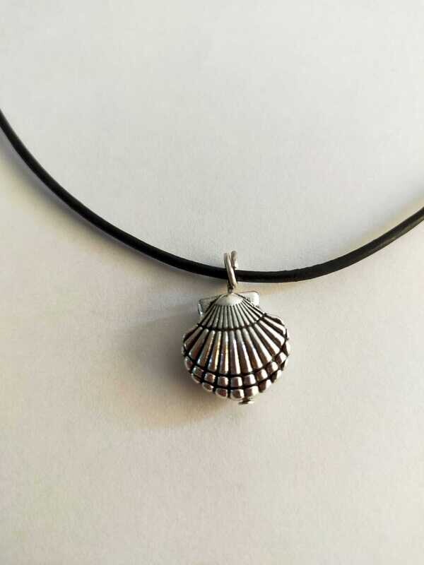 Hanger met Jacobsschelp