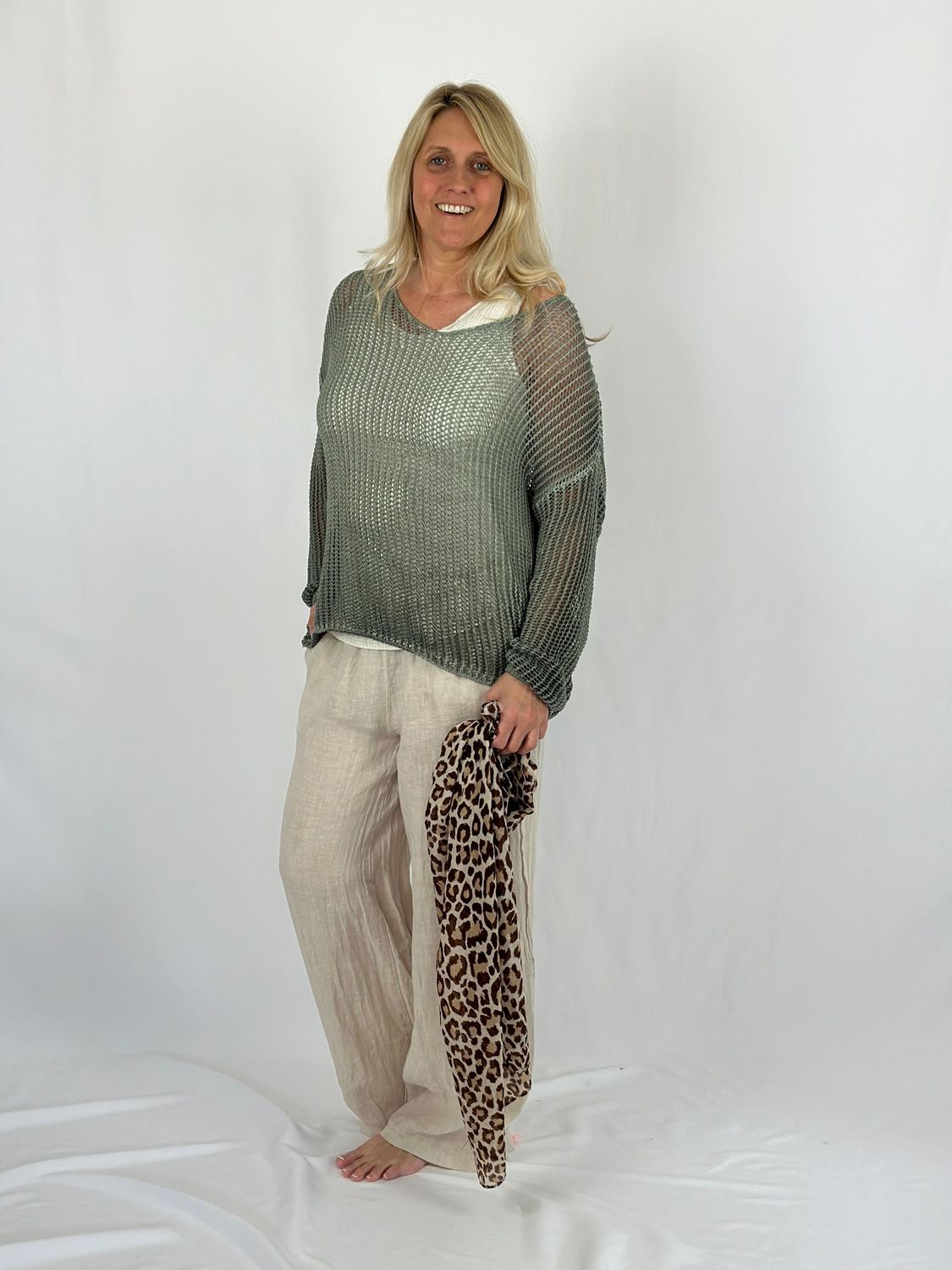 Leichter, grobgestrickter Pulli, langarm und V-Ausschnitt, khaki