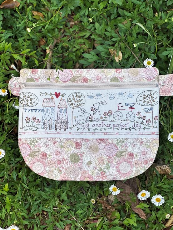 D410 Perfect Day Pouch