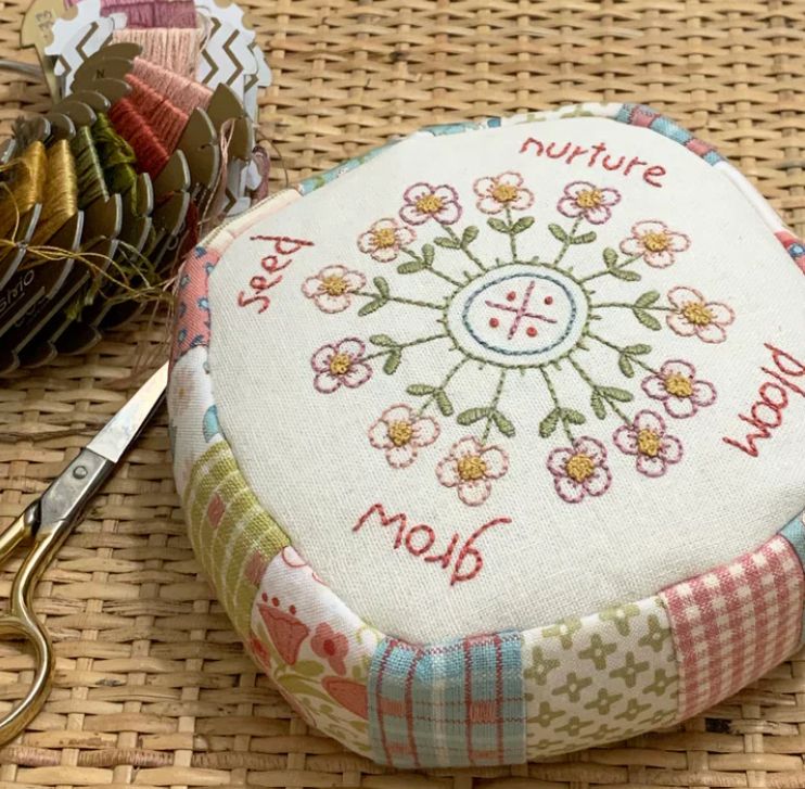 D387 Blooming Lovely Cushion D387 Blooming Lovely Cushion