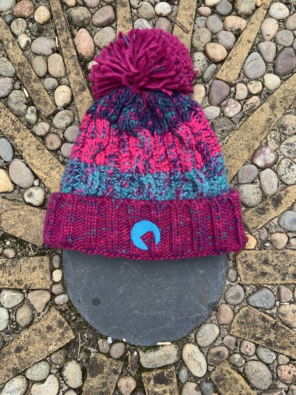 Peninsula Living Mulberry Bobble hat