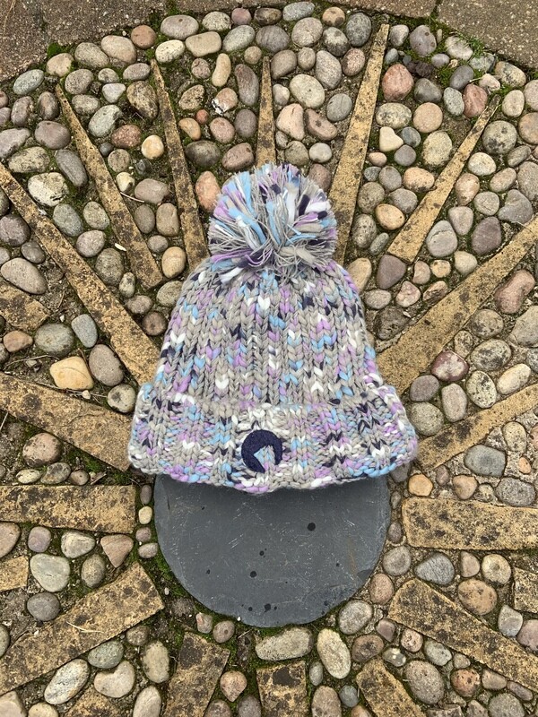 Peninsula Living Lush Lilac Bobble hat