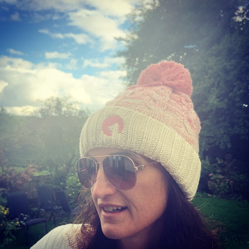 Peninsula Living Yogi Snug Bobble hat