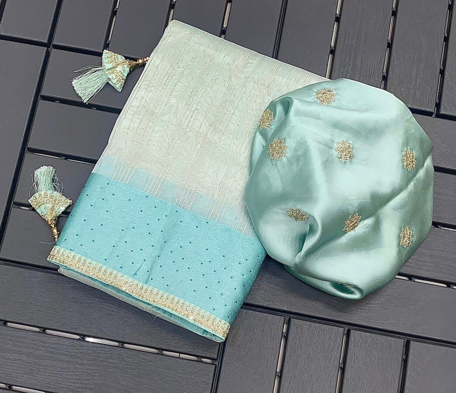 Sherlok Organza Saree with Jacquard Weave fabric