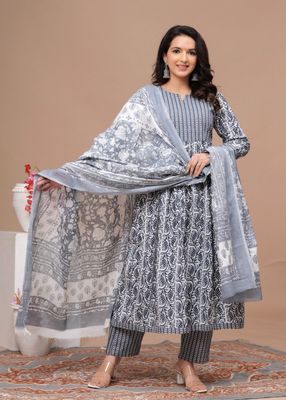 Naira Cut Cotton Kurtis Pant Set With Cotton Dupatta
