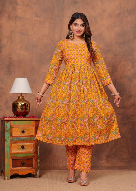 Naira Cut Cotton Kurtis Pant Set With Cotton Dupatta