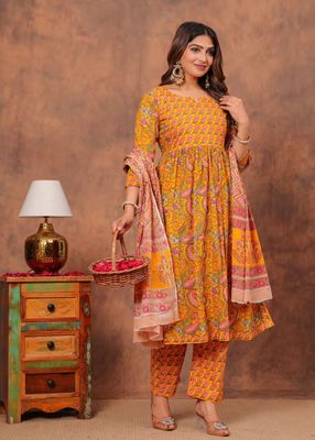 Naira Cut Cotton Kurtis Pant Set With Cotton Dupatta