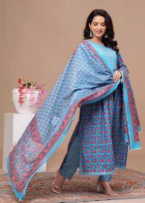 Naira Cut Cotton Kurtis Pant Set With Cotton Dupatta