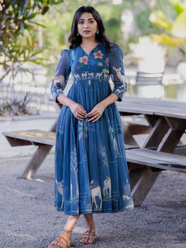 Aarvi Long western dress with V neck in blue color