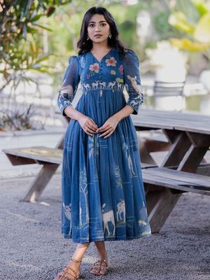 Aarvi Long western dress with V neck in blue color