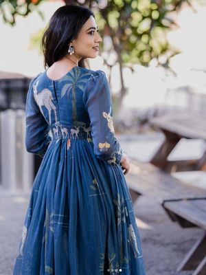 Aarvi Long western dress with V neck in blue color