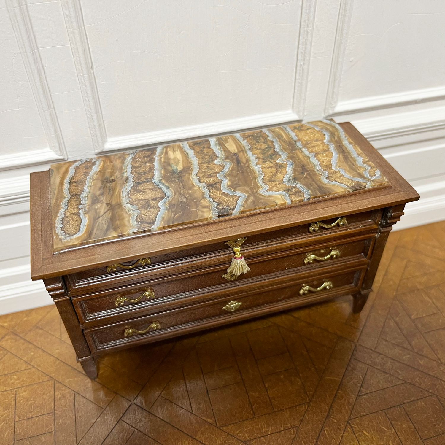 Fossilized Mammoth tooth top commode Fossilized Mammoth tooth top commode